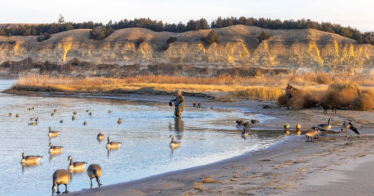Setting the spread in backwater. Photo by Doug Steinke